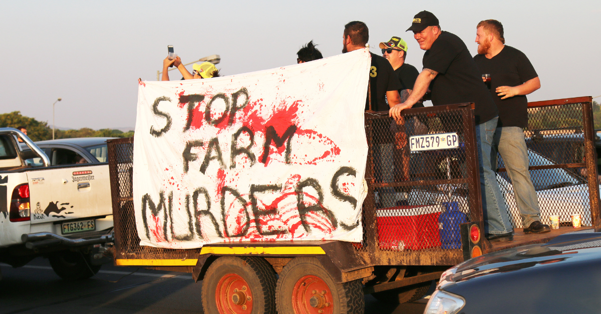 Rustenburg, South Africa. 30 October 2017. Countrywide protest through vehicle processions with banners and crosses against farmer murders in South Africa. 72 farmers murdered in 2017 alone.
 Snap2Art / Shutterstock.com