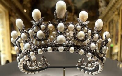 Thieves Steal Napoleon’s Jewels in Daring Daylight Heist