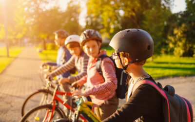 Millennial Parents Ditch Smartphones and Return to the 90s