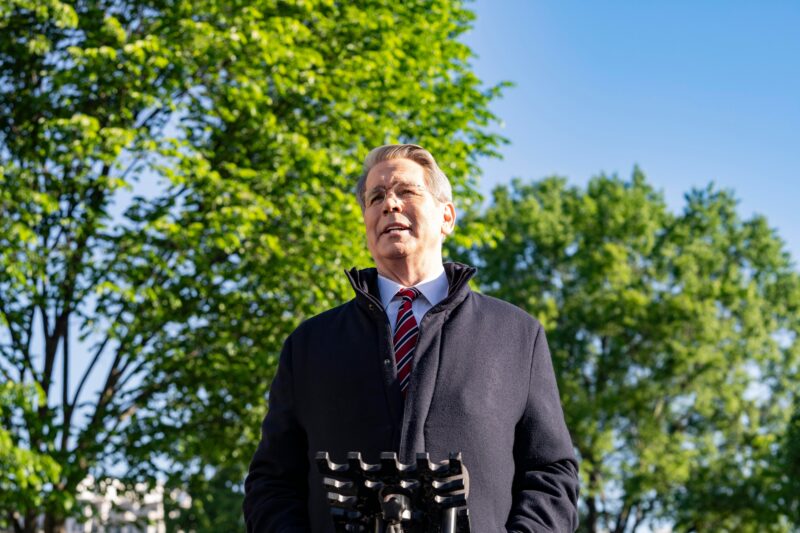 Bessent: U.S. Economy Will Accelerate Strongly in Early 2026