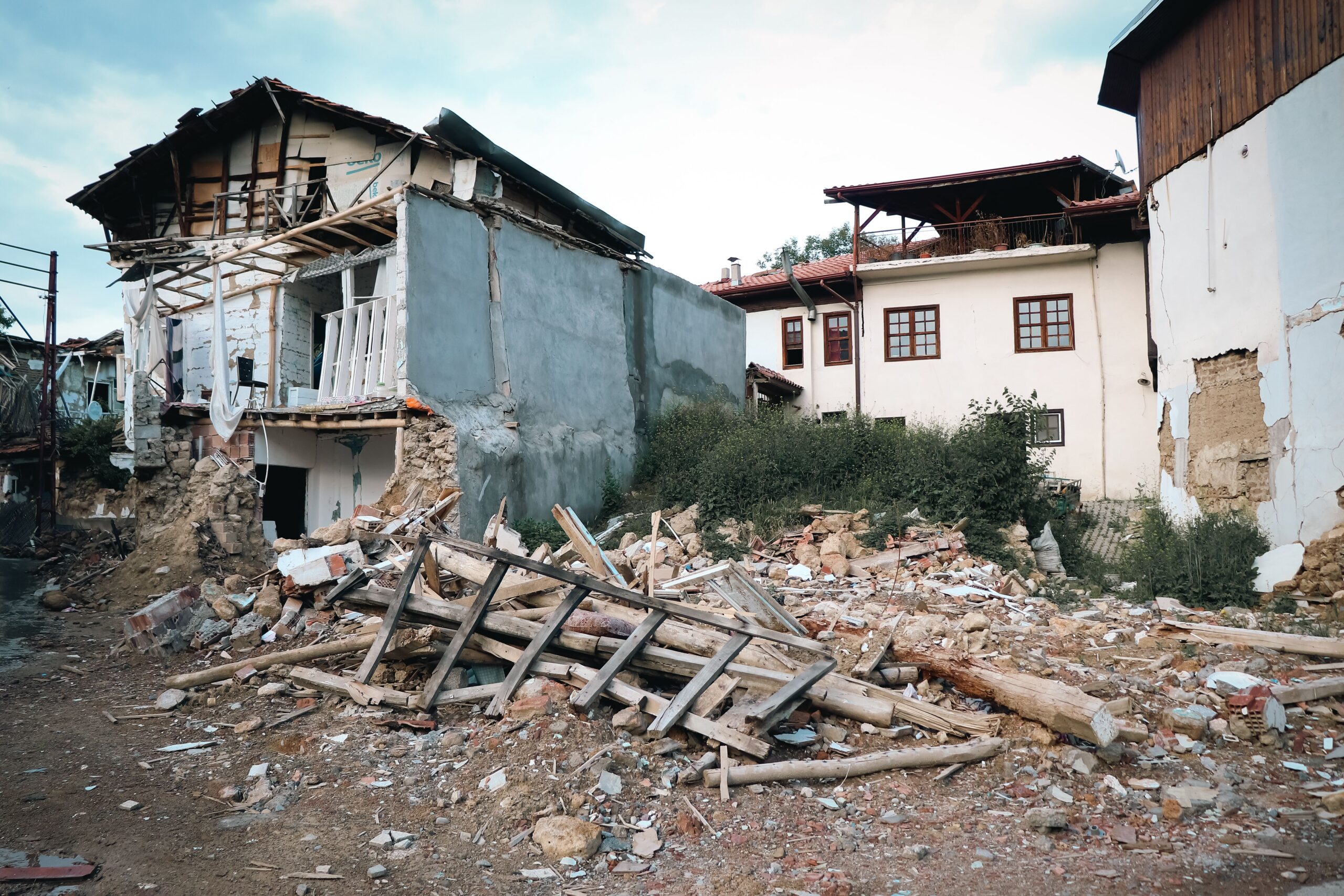 The Caribbean Fracture: 164 Dead After Back-to-Back Earthquakes Flatten Northern Venezuela