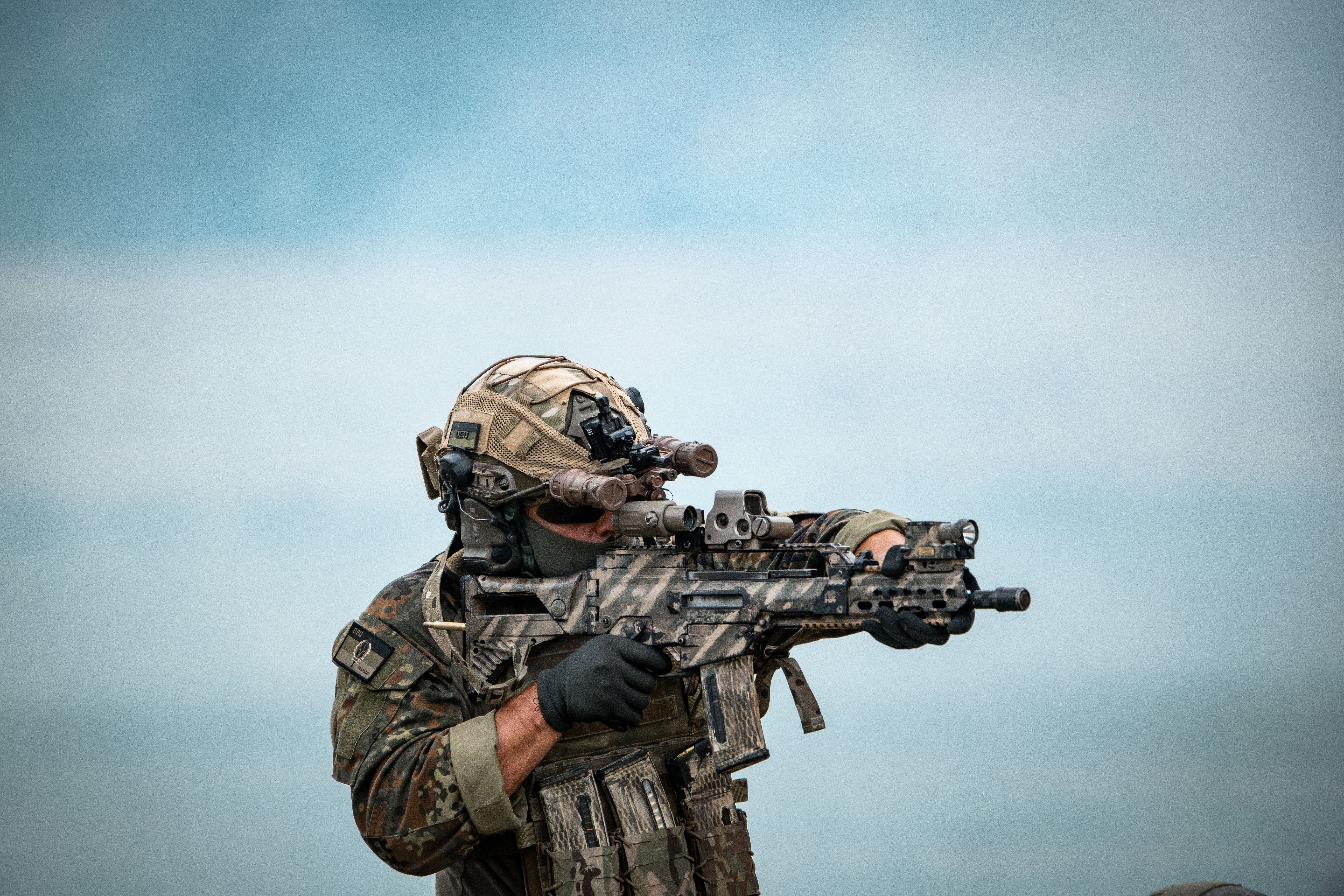 The Arsenal Upgrade: Trump, Hegseth, and Wall Street Titans Mobilize Private Capital to Supercharge U.S. Weapon Stockpiles
