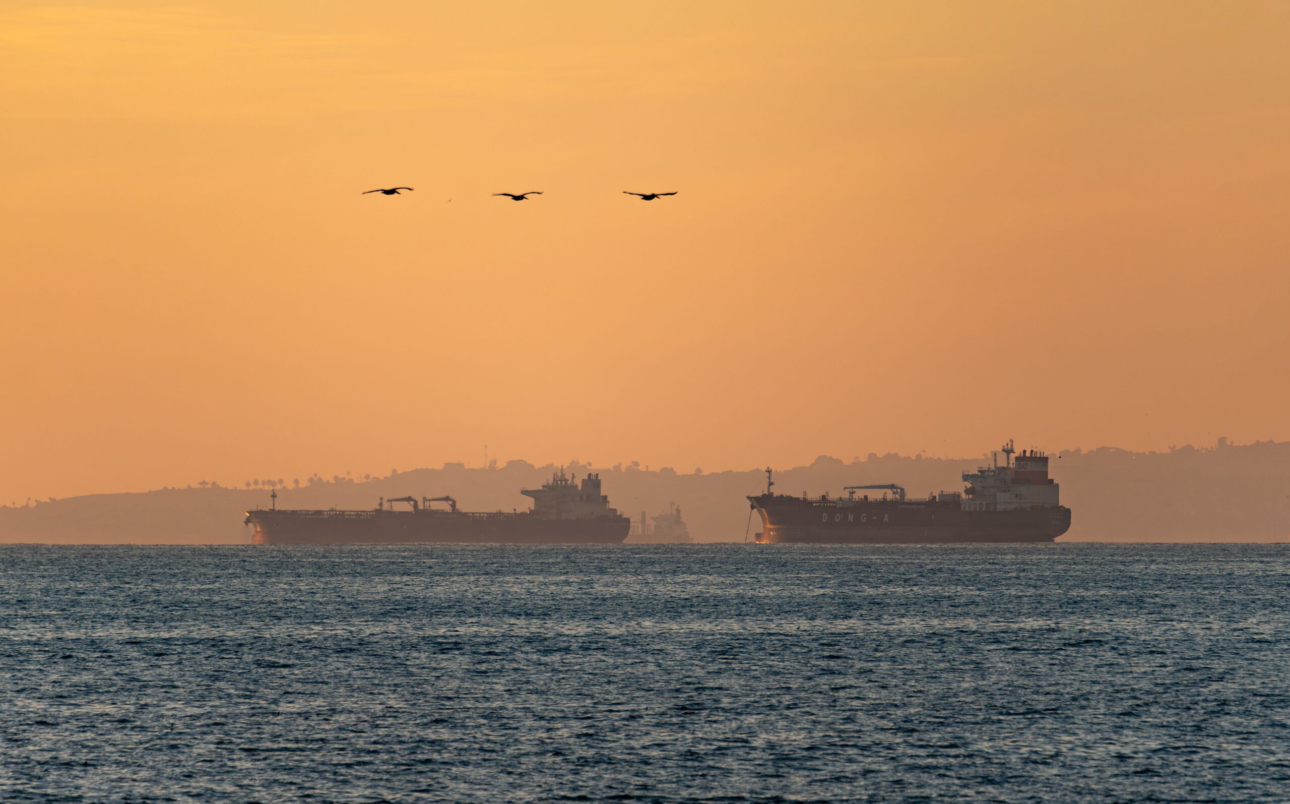 The Guardian Toll: Trump Reinstates Iran Blockade and Demands 20% Fee to Keep Strait of Hormuz Open