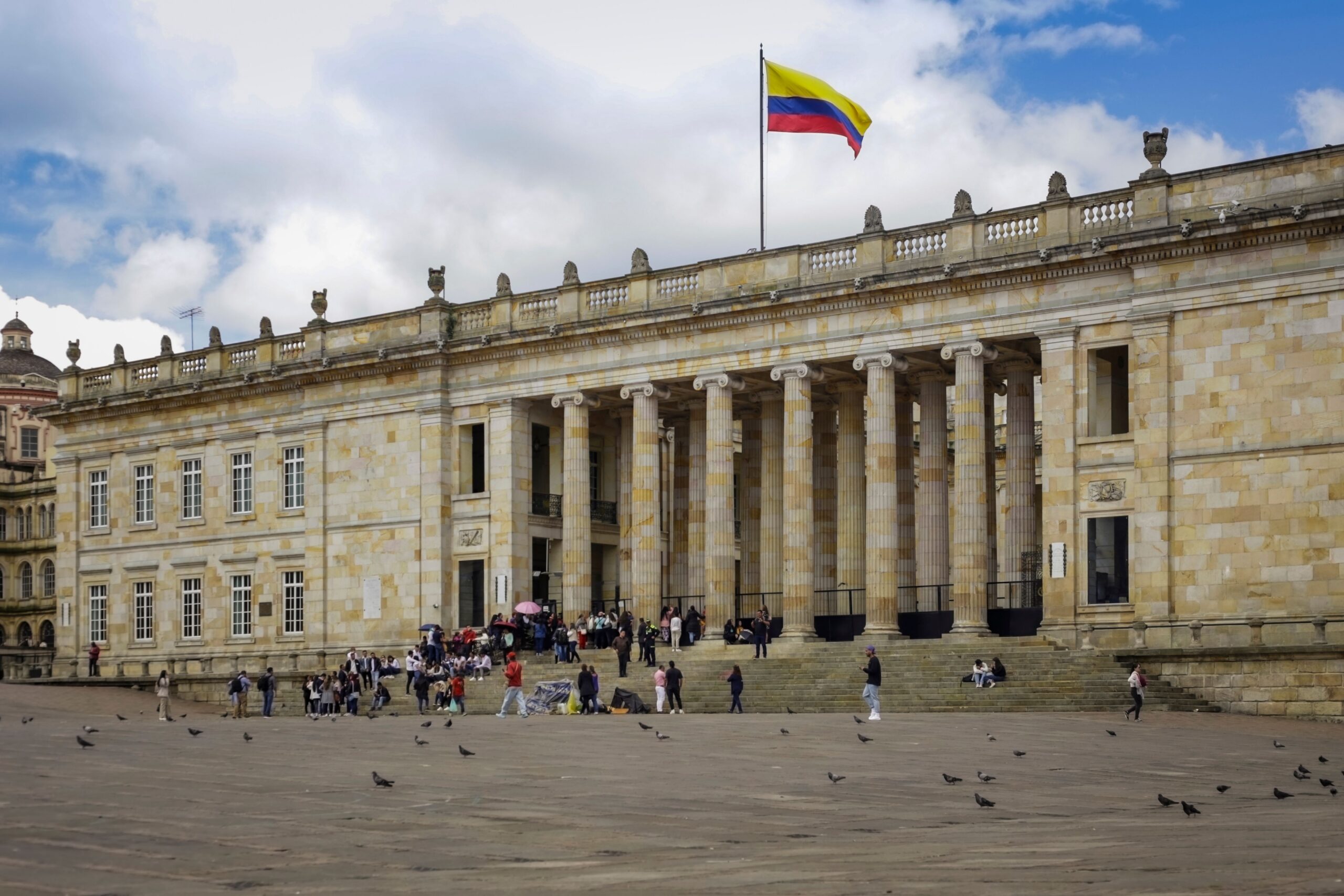 Colombia's Deadliest Earthquake in a Generation Kills More Than 160, Tests New President's First Crisis