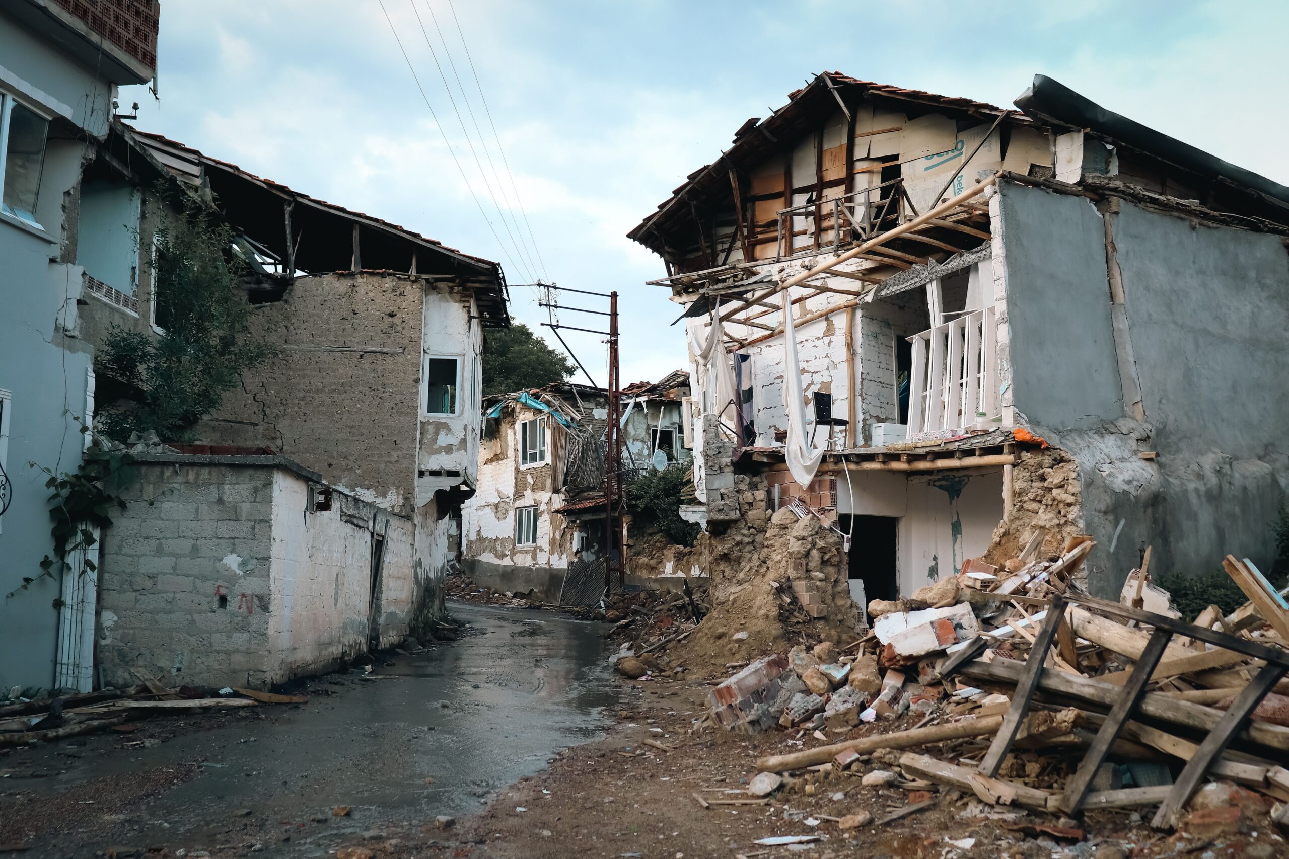 Venezuela Earthquake Death Toll Surpasses 5,500 a Month After Twin Quakes Devastate the Country